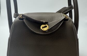 リンディ ミニ エトゥープ W刻印