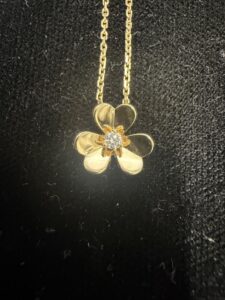 ヴァンクリーフアーペル フリヴォル